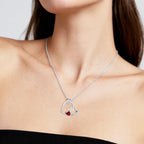 Collar de cruz del Sagrado Corazón con acento de color: un vínculo diario con Su amor