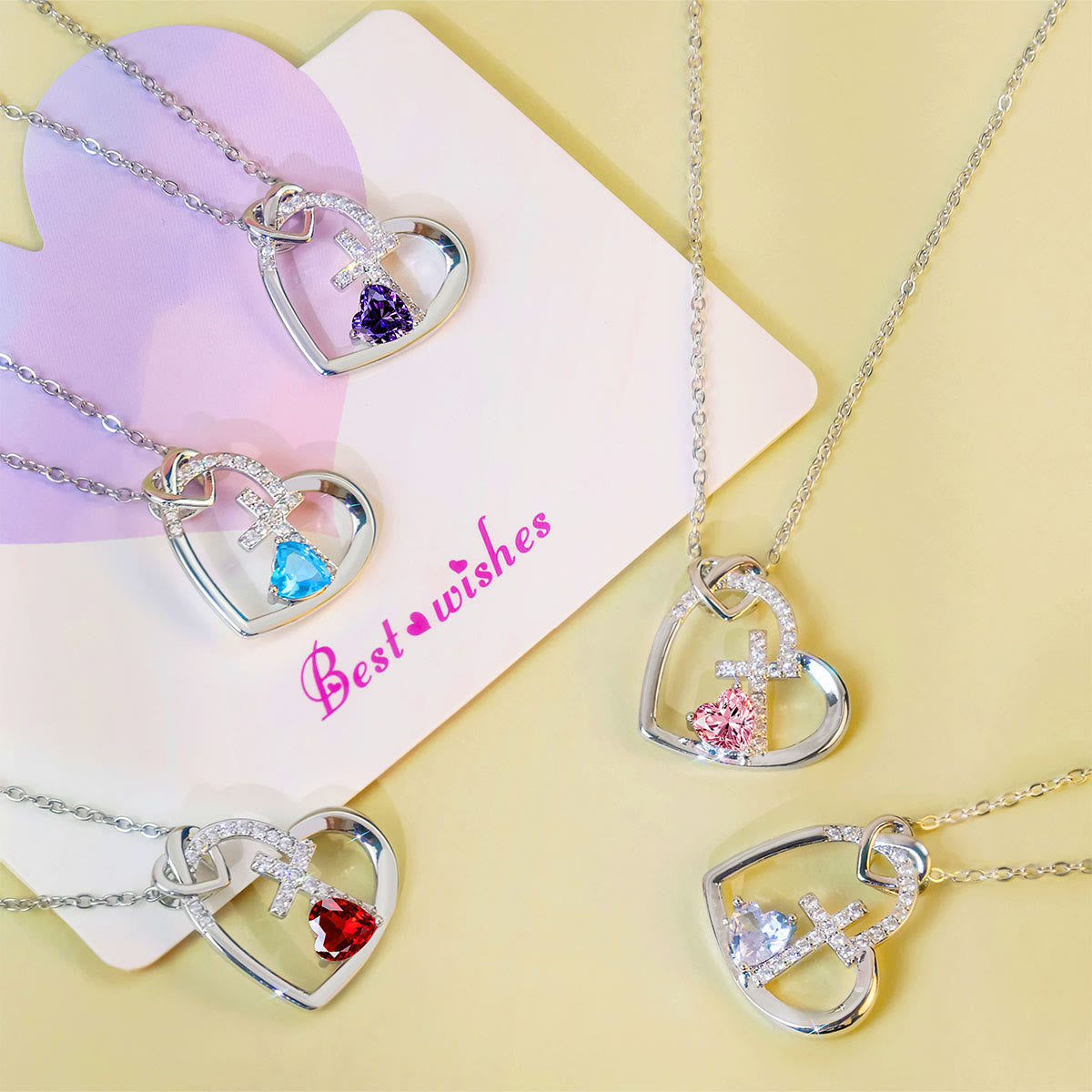 Collar de cruz del Sagrado Corazón con acento de color: un vínculo diario con Su amor