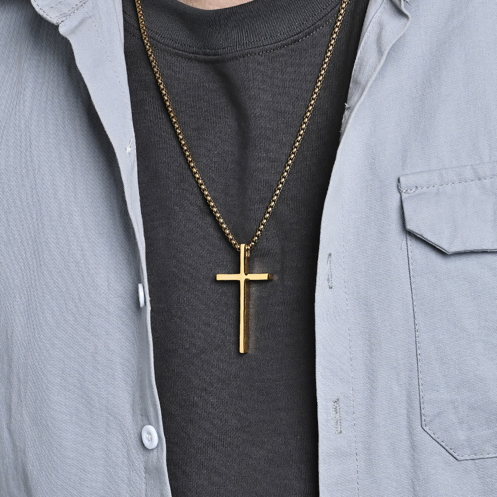 Collar con cruz con inscripción "Todo lo puedo": elegante recordatorio de Su tierna fuerza