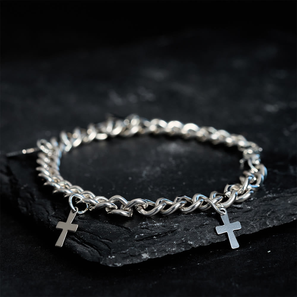 Pulsera de cadena barbada con dijes de cruz colgantes: Personifica Su Gracia Audaz