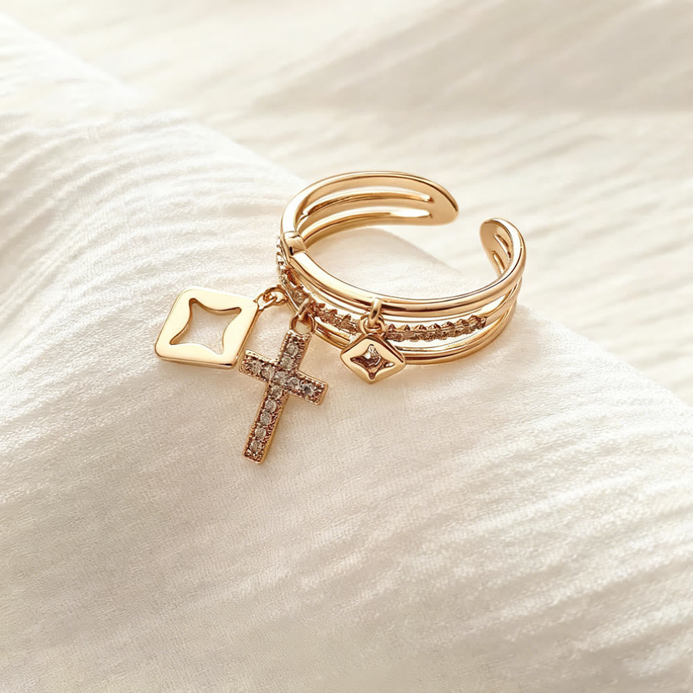 Bague Empilable Breloque Croix Scintillante : Rappel de Sa Paix Intérieure