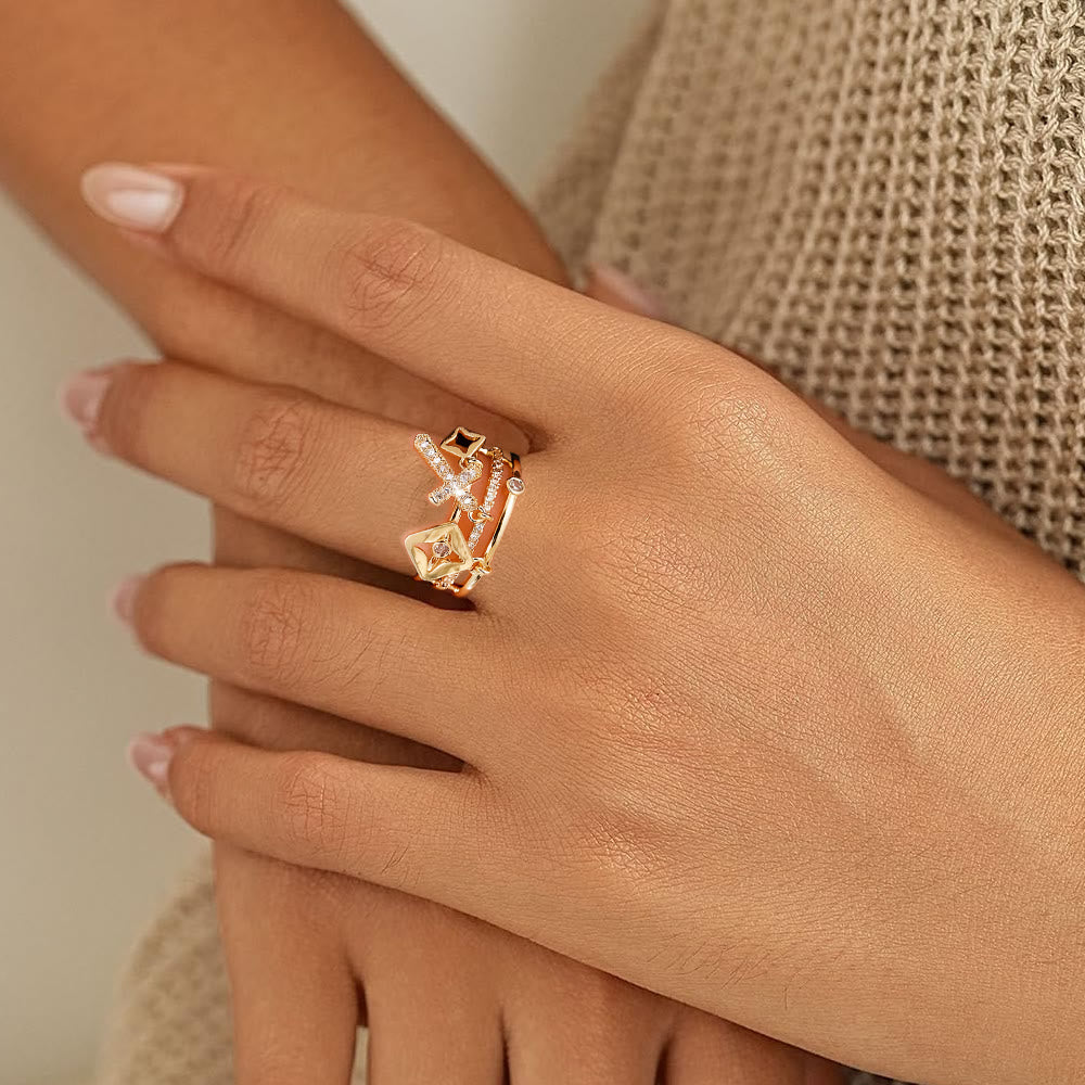 Bague Empilable Breloque Croix Scintillante : Rappel de Sa Paix Intérieure
