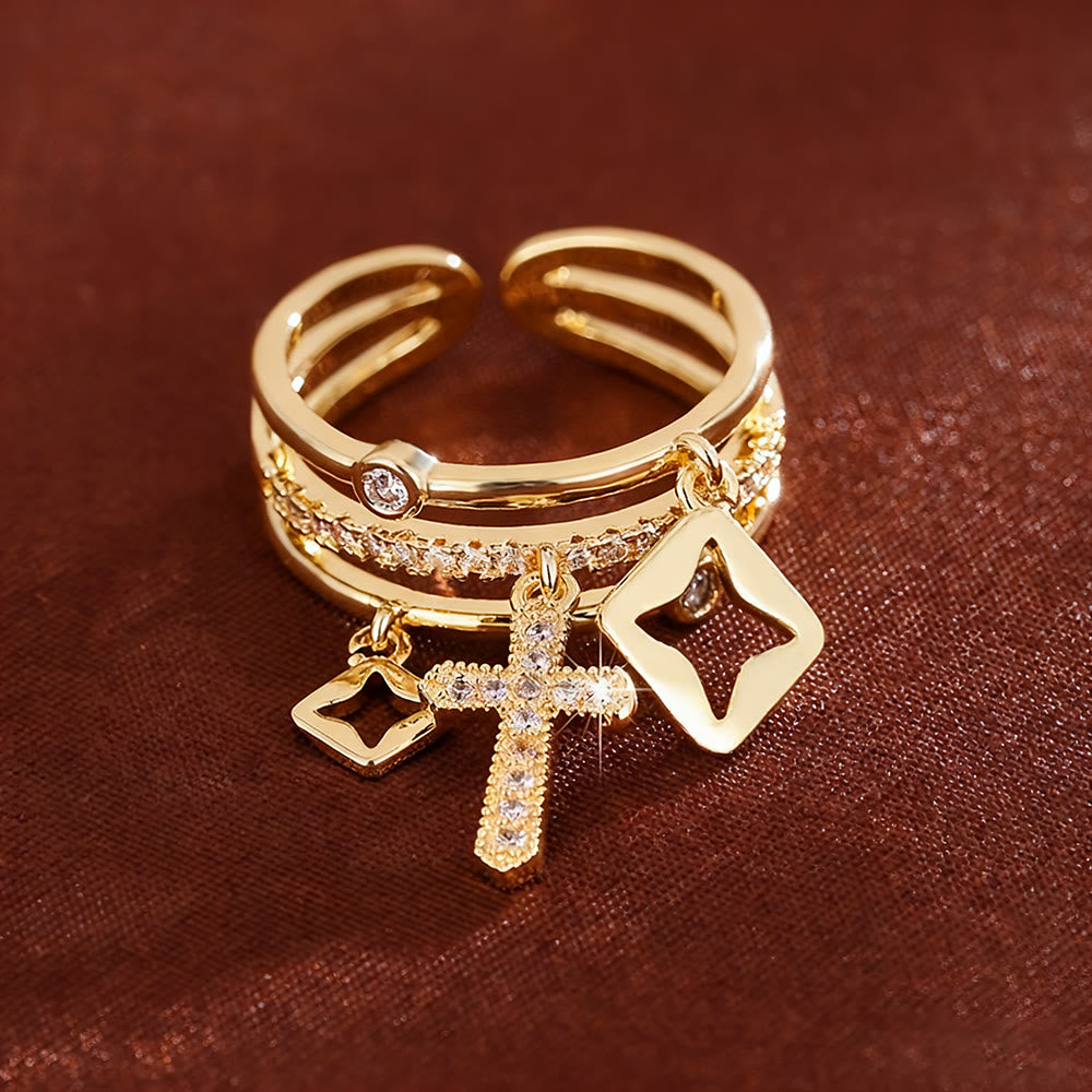 Bague Empilable Breloque Croix Scintillante : Rappel de Sa Paix Intérieure