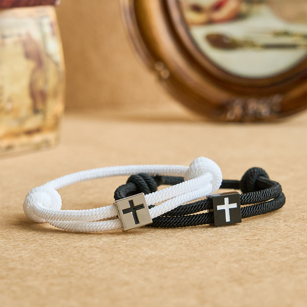 Bracelet croix en corde Milano avec carte-cadeau : bénédiction attentionnée pour les baptêmes et les étapes importantes