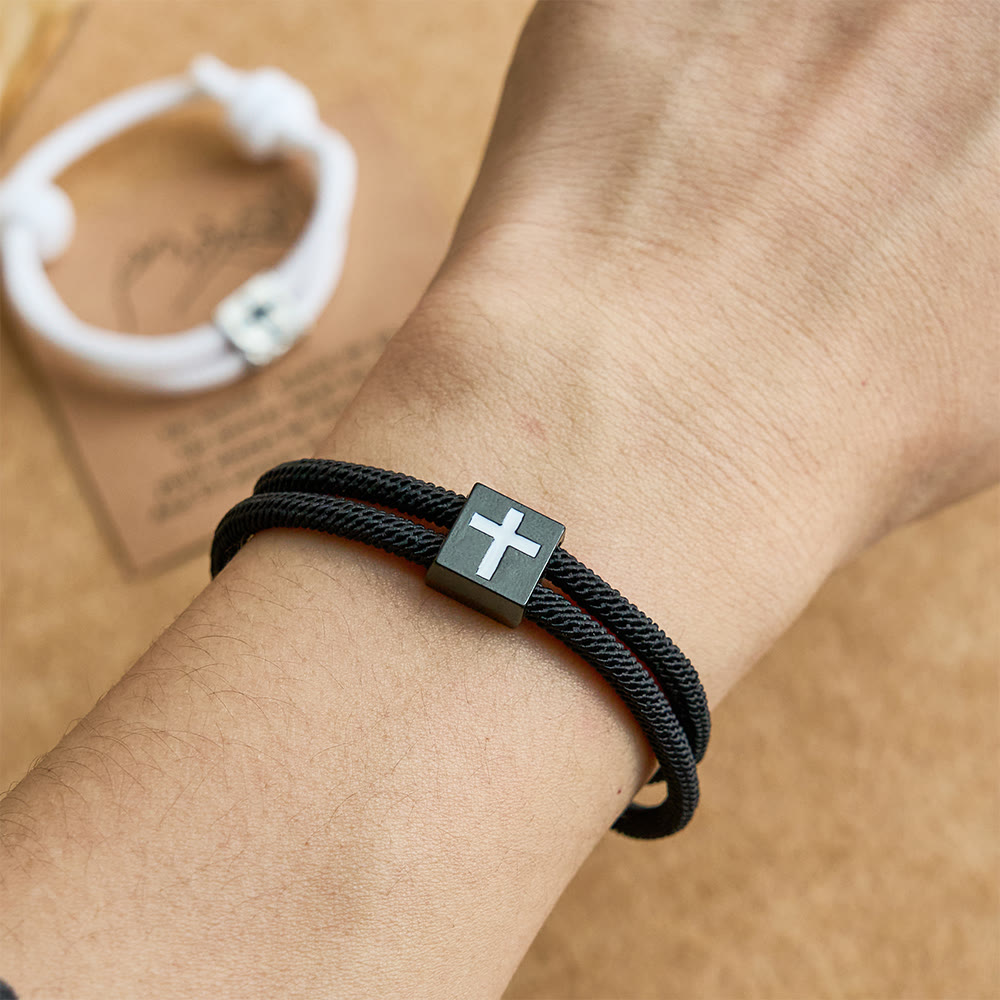 Bracelet croix en corde Milano avec carte-cadeau : bénédiction attentionnée pour les baptêmes et les étapes importantes