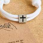 Bracelet croix en corde Milano avec carte-cadeau : bénédiction attentionnée pour les baptêmes et les étapes importantes