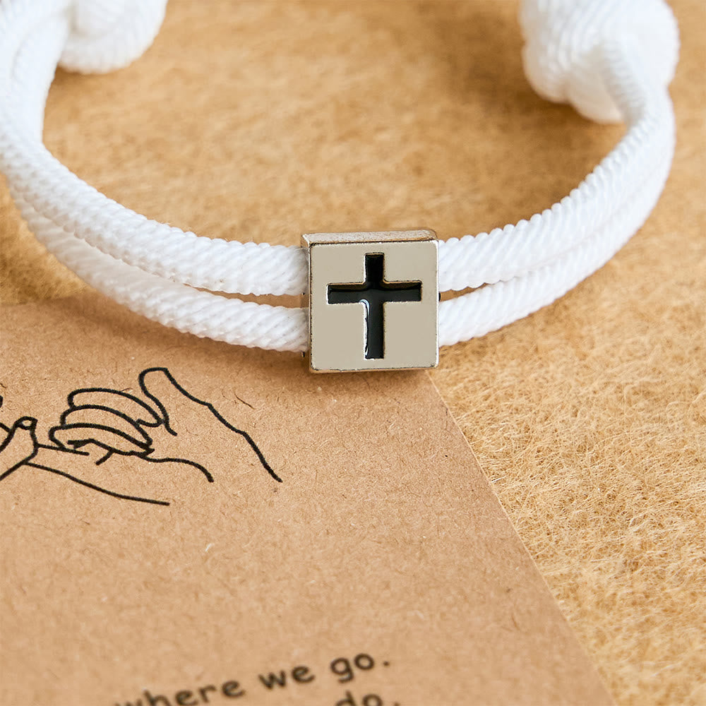 Bracelet croix en corde Milano avec carte-cadeau : bénédiction attentionnée pour les baptêmes et les étapes importantes
