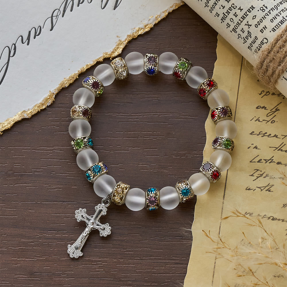 Pulsera Cruz de Ágata Verde Esmerilada y Cristal Blanco: Fe Suave en Textura Luminosa