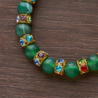 Pulsera Cruz de Ágata Verde Esmerilada y Cristal Blanco: Fe Suave en Textura Luminosa