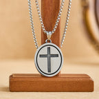 Collar de Medallón Ovalado de San Cristóbal Protégenos: Encarna Su Protección de Viajero