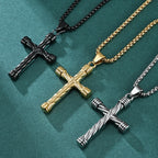 Collar con colgante de cruz de textura retorcida: encarna su fuerza duradera