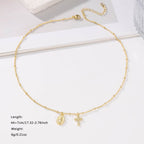 Collar dorado con colgante doble de cruz y Nuestra Señora: encarna Su Gracia y el Cuidado Maternal