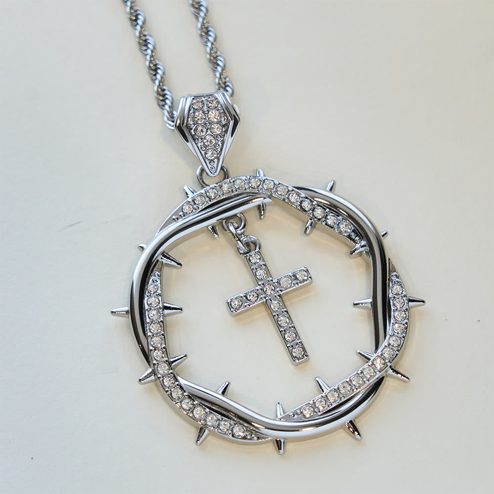 Pendentif Couronne d'Épines et Croix : Un Rappel de Foi et de Grâce au Quotidien