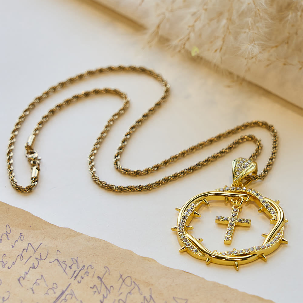 Pendentif Couronne d'Épines et Croix : Un Rappel de Foi et de Grâce au Quotidien