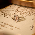 Bague croisée bicolore : Bijou de foi en filigrane argent et or rose