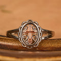 Bague croisée bicolore : Bijou de foi en filigrane argent et or rose