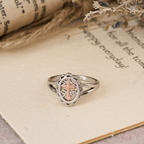 Bague croisée bicolore : Bijou de foi en filigrane argent et or rose