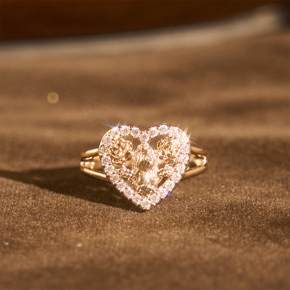 Anillo con Motivo de Nuestra Señora en Forma de Corazón y Detalles de Rosa: Lleva Su Cuidado en el Uso Diario