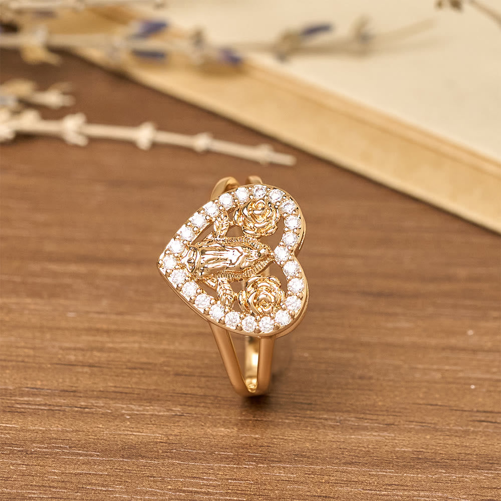 Anillo con Motivo de Nuestra Señora en Forma de Corazón y Detalles de Rosa: Lleva Su Cuidado en el Uso Diario
