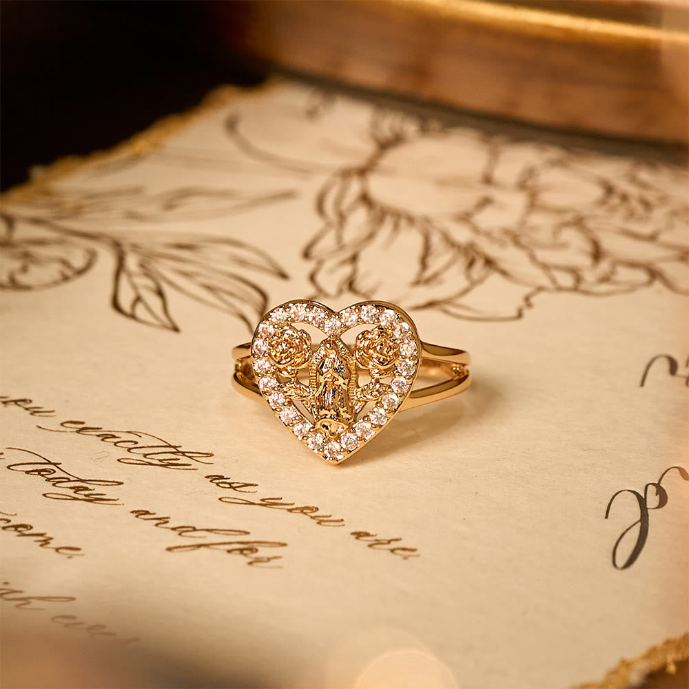 Anillo con Motivo de Nuestra Señora en Forma de Corazón y Detalles de Rosa: Lleva Su Cuidado en el Uso Diario