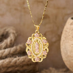 Collar ovalado de Nuestra Señora con acento de rosa: un recordatorio diario de su intercesión