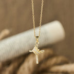 Collier scintillant croix et couronne (2 tailles) : Incarnez la foi et la dévotion royale