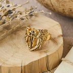 Anillo con espada alada del Arcángel San Miguel: Un símbolo de protección divina