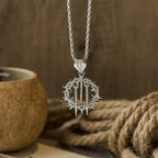 Collier Chaîne Corde Épine & Clous : Un Symbole de Sacrifice Rédempteur