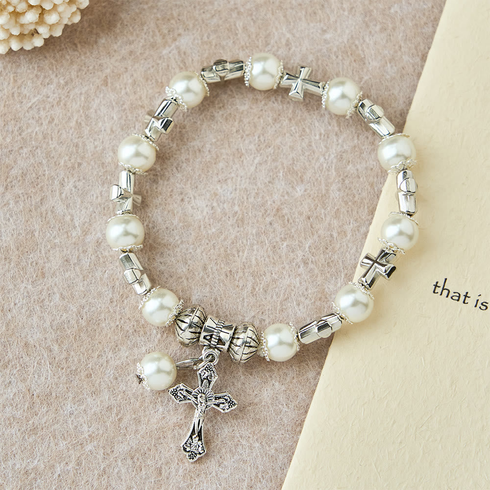 Bracelet perlé Silver Cross Accent : incarnez la grâce de la réflexion pieuse