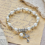 Bracelet perlé Silver Cross Accent : incarnez la grâce de la réflexion pieuse