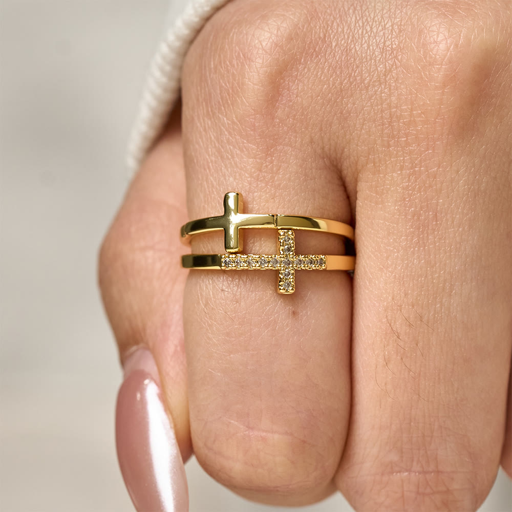 Lot de bagues doubles à croix : Métal poli et styles incrustés de zircons pour une dévotion quotidienne