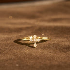 Bague Croix sertie de Zircons : Dévotion Intemporelle en Or, Argent et Or Rose