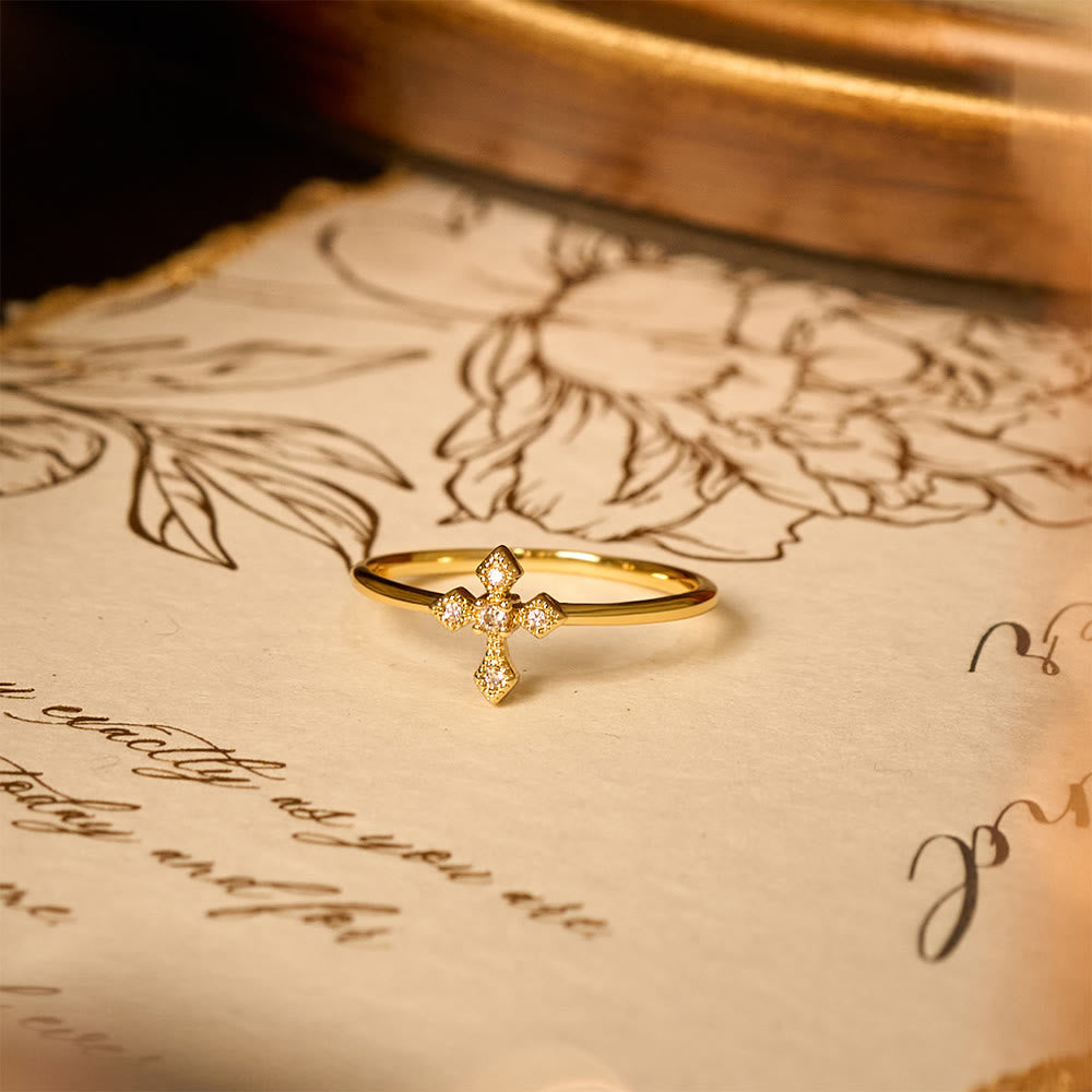 Bague Croix sertie de Zircons : Dévotion Intemporelle en Or, Argent et Or Rose