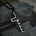 Modern Tri-Color Lord's Prayer Cross Necklace: Un Símbolo Sagrado Atemporal