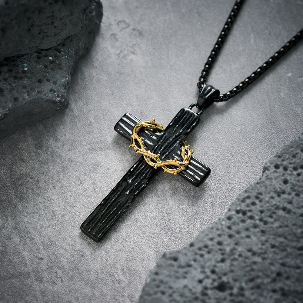 Collier avec pendentif croix couronne d'épines de Jésus de style moderne et protection sacrée