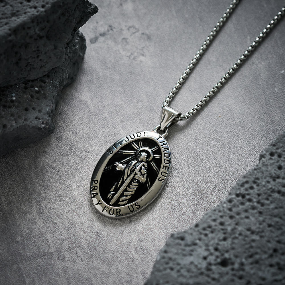 Collar con dije de San Judas Tadeo