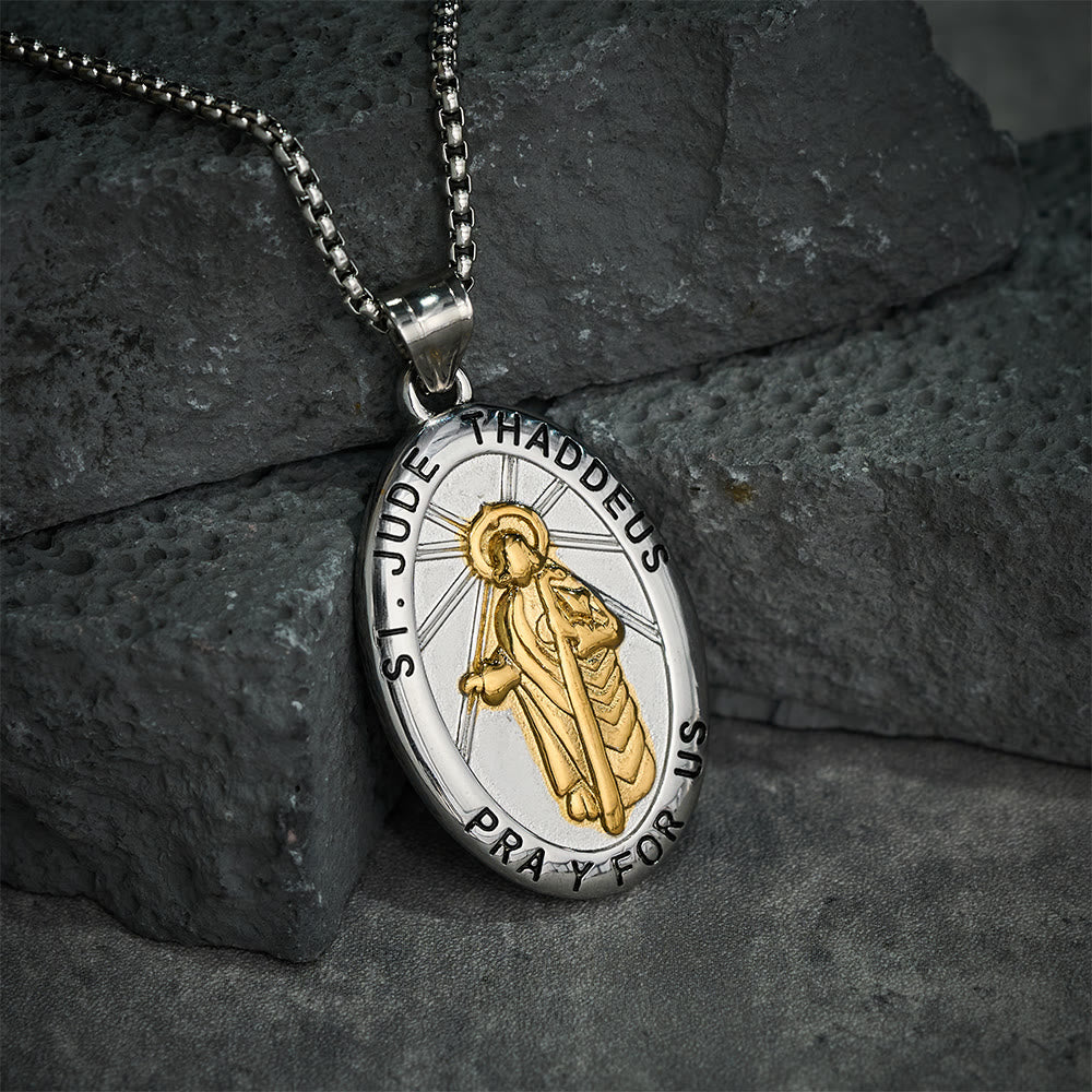 Collar con dije de San Judas Tadeo
