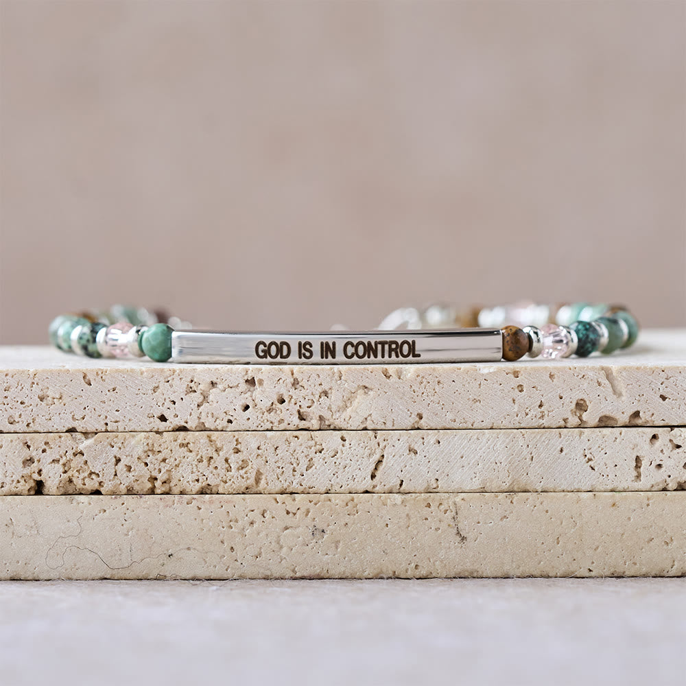 Bracelet Psaume 46:5 en turquoise africaine naturelle : Design perles de pierre et barre gravée