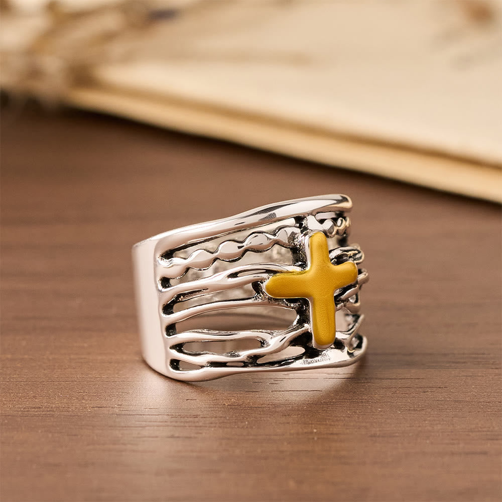 Bague Croix Cuivre Bicolore : Un Discret Rappel de Paix et de Grâce