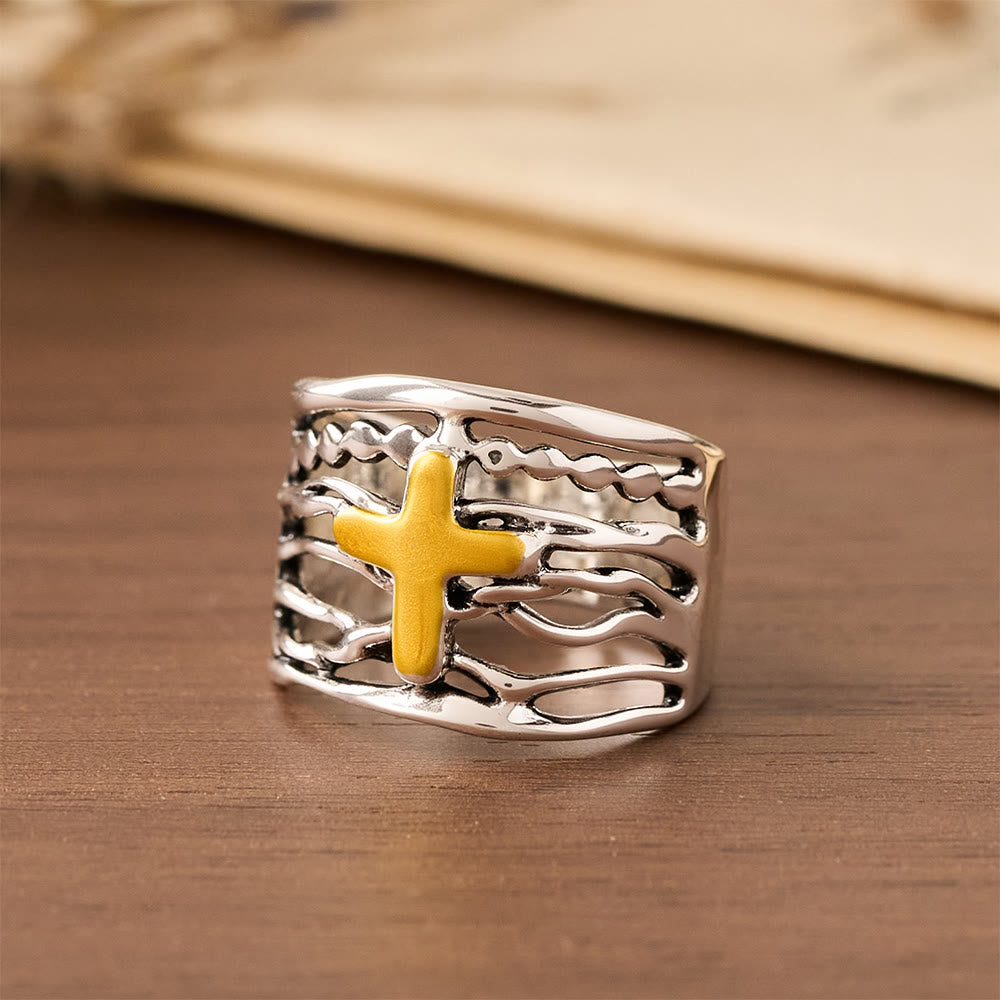 Bague Croix Cuivre Bicolore : Un Discret Rappel de Paix et de Grâce