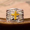 Bague Croix Cuivre Bicolore : Un Discret Rappel de Paix et de Grâce
