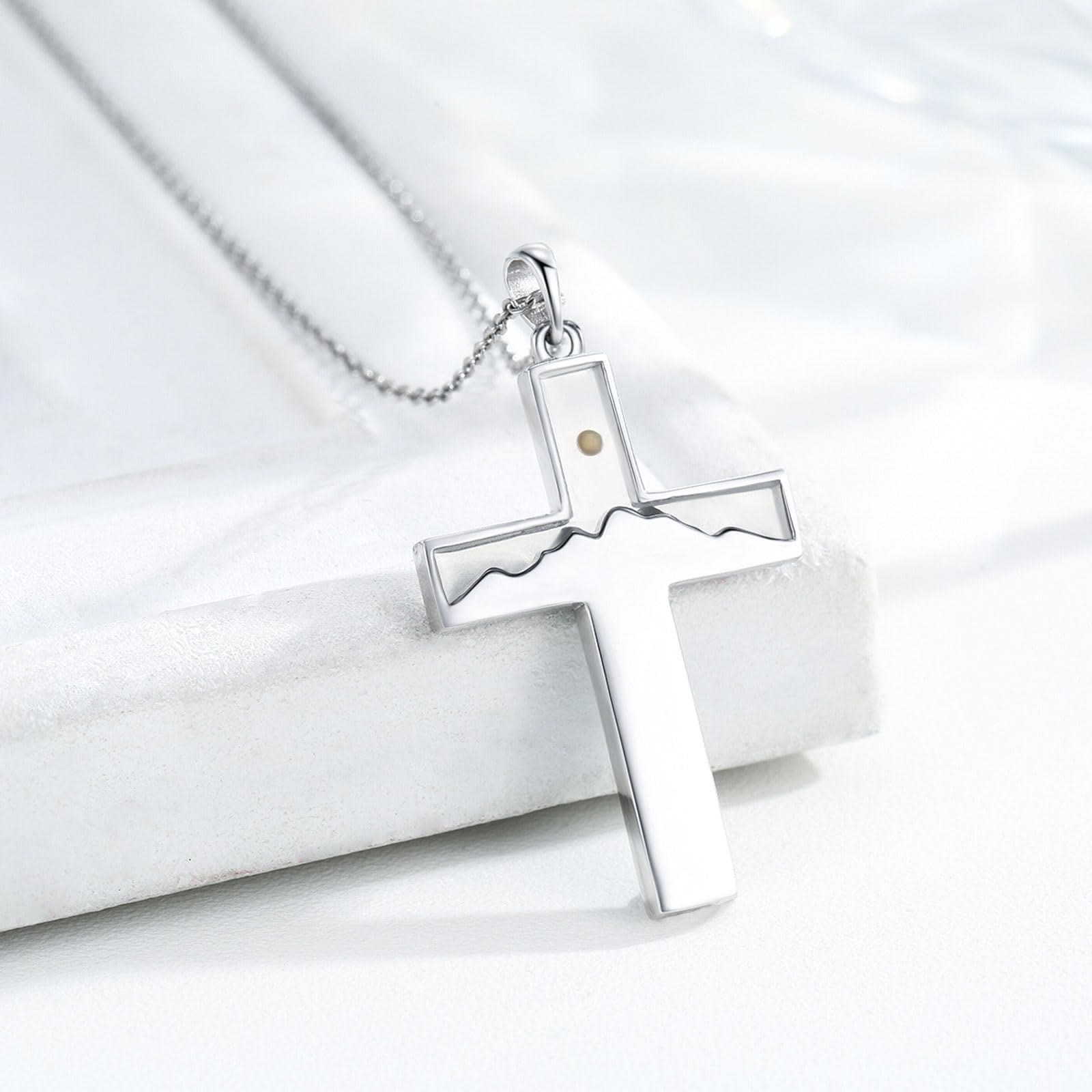 Collier graine de moutarde croissant de lune et croix : incrustation turquoise et finition argentée