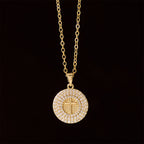 Collier Pavé Cercle Croix de Cristal : Un Symbole de la Lumière et de la Foi du Christ