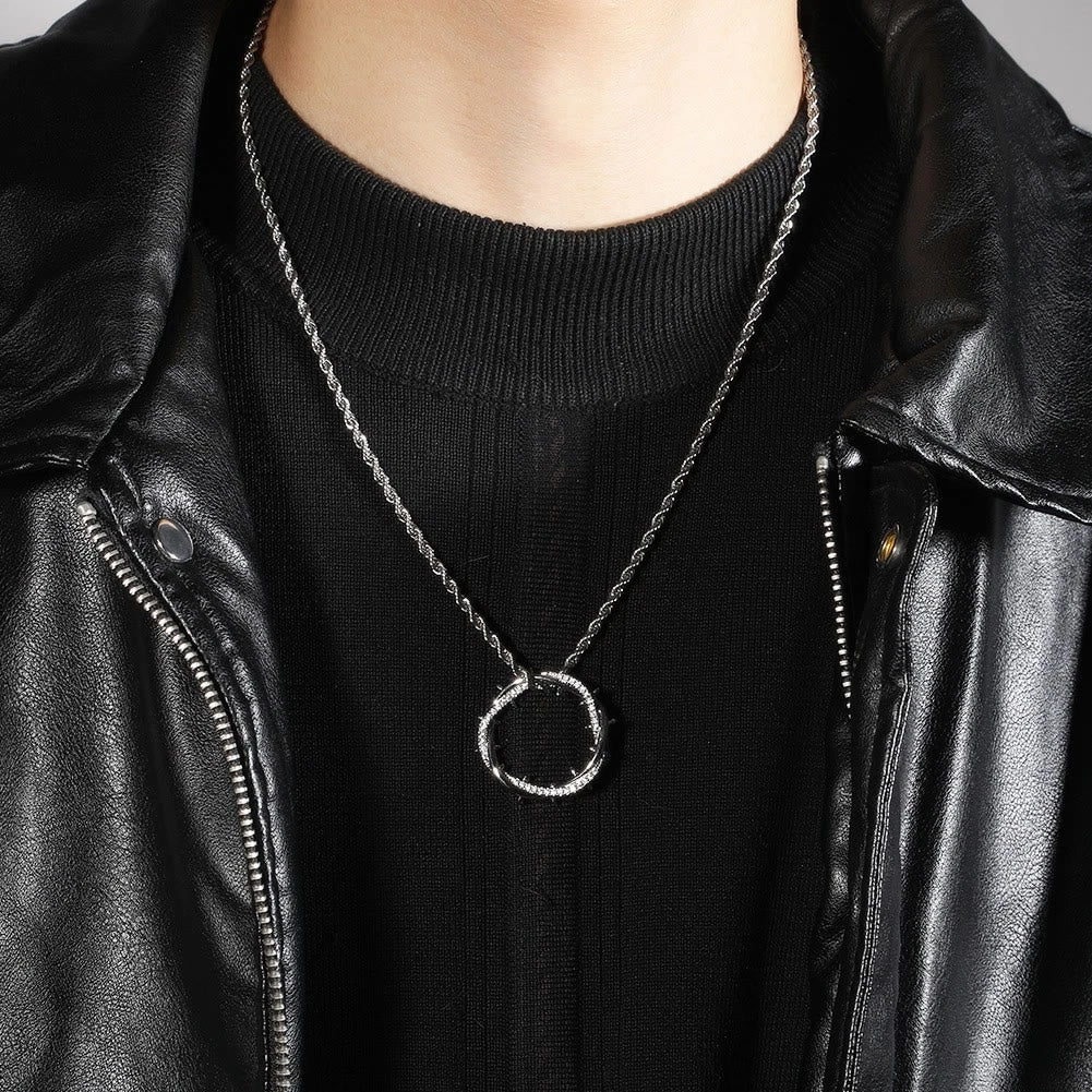 Collar de circón Corona de Espinas: Un símbolo del sacrificio redentor de Cristo
