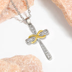 Collar Cruz Infinita de Zircón: Un Símbolo del Amor Eterno de Cristo