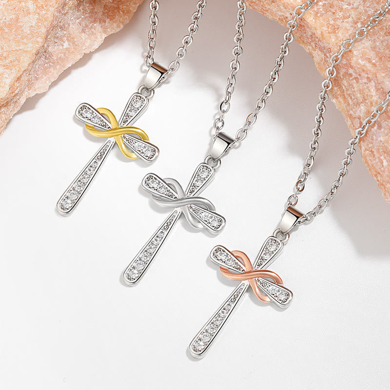 Collar Cruz Infinita de Zircón: Un Símbolo del Amor Eterno de Cristo