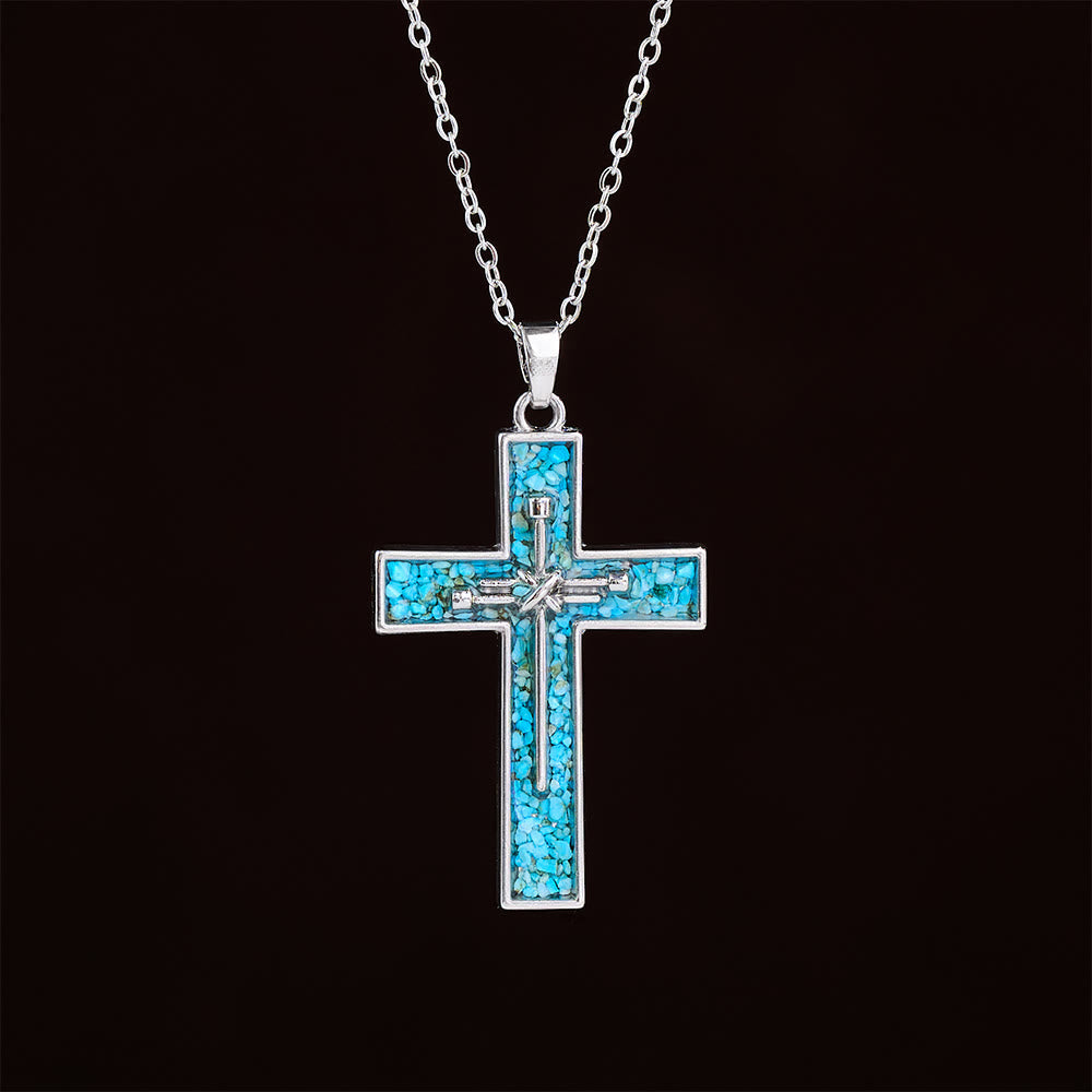 Collar de Cruz de Clavos con Incrustaciones de Turquesa: Un Símbolo del Amor Sacrificial de Cristo