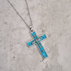 Collar de Cruz de Clavos con Incrustaciones de Turquesa: Un Símbolo del Amor Sacrificial de Cristo
