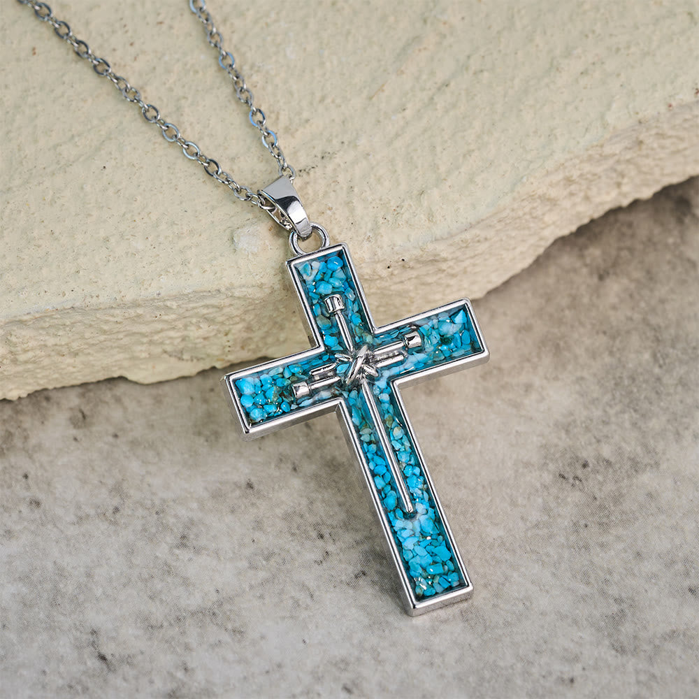 Collar de Cruz de Clavos con Incrustaciones de Turquesa: Un Símbolo del Amor Sacrificial de Cristo