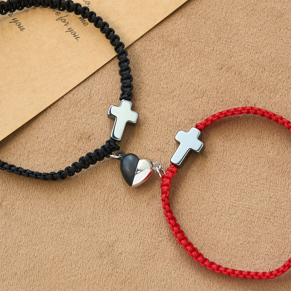 Juego de pulseras magnéticas con cruz de corazón: un símbolo de unión sagrada y amor duradero